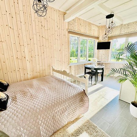 فيلا Aguona Royal Oasis Molėtai المظهر الخارجي الصورة