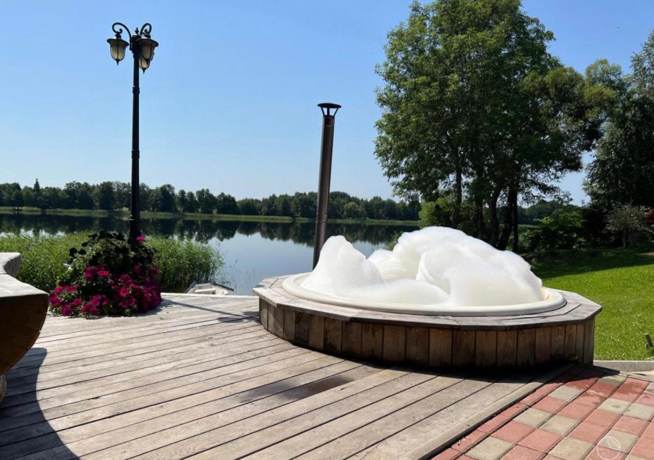 فيلا Aguona Royal Oasis Molėtai المظهر الخارجي الصورة